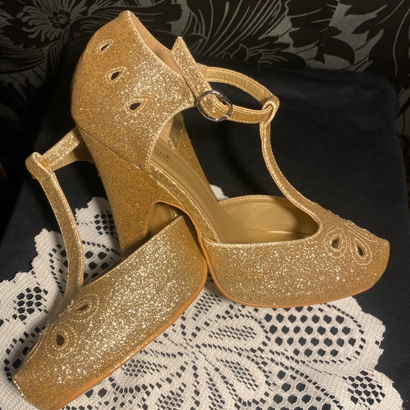 Graham street Great Gatsby t-strap gold shine heels - Picture 11 of 16